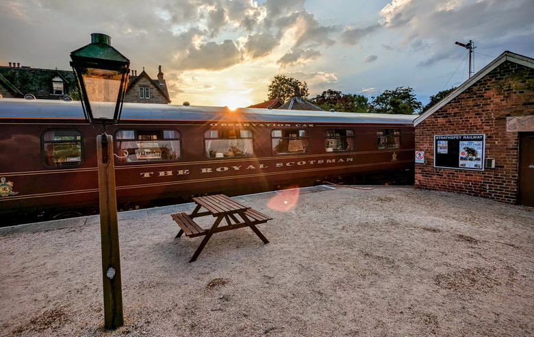 An English Legend: An Unforgettable Train Travel Journey on the Royal Scotsman