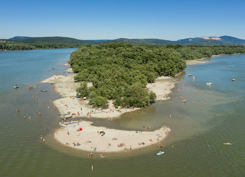 Austria's Top 5 Lakes & Beaches: Nature's Serene Escapes