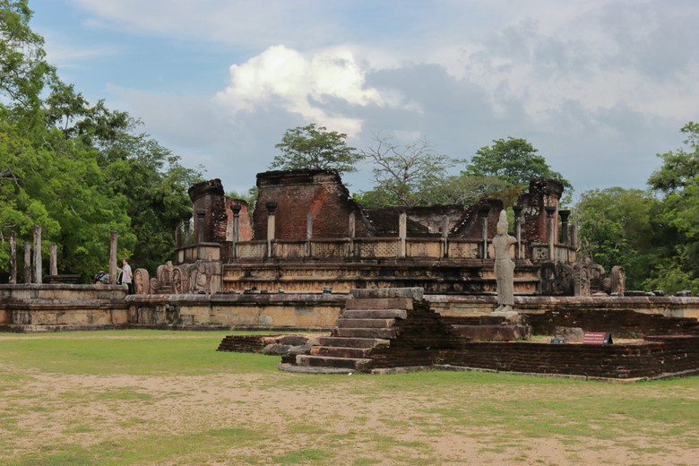 Exploring the Marvels of Polonnaruwa Gal Vihara: A Journey into Ancient Sri Lankan Heritage