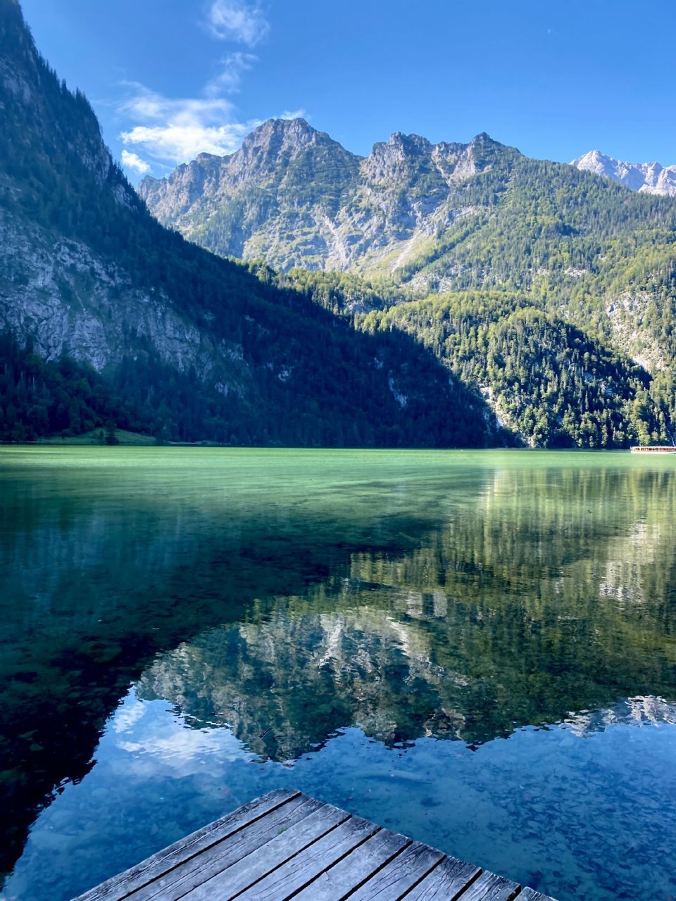 Located at the eastern border of Salzburg, Königssee offers a mesmerizing atmosphere with its crystal-clear waters and the high mountains that surround 