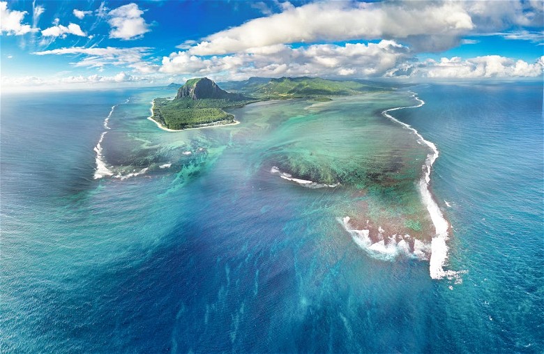 Where is Mauritius, how to get there, when is the best time to visit ?