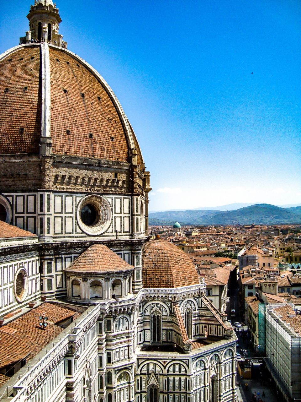 Florence is one of the most beautiful cities in Italy with its breathtaking architecture, stunning art collections and rich history.