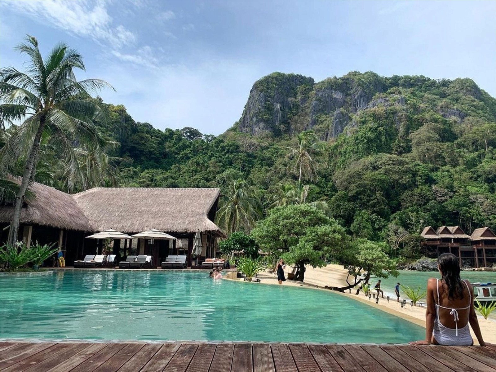 Banol Palawan not only captivates with its stunning landscapes but also embraces travelers with a diverse range of accommodation options that cater to every style and budget