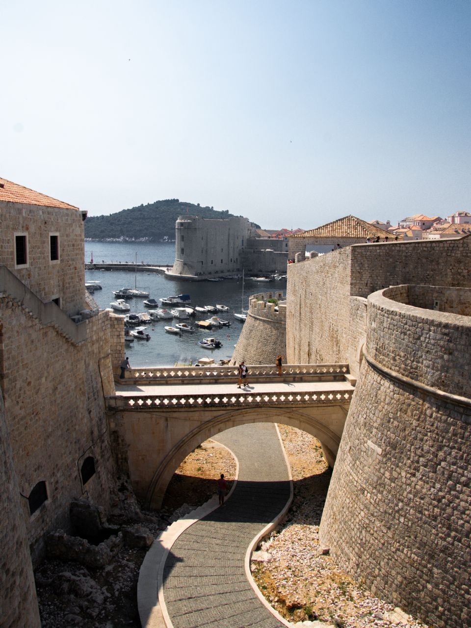 Game of Thrones Tour: Visit filming locations from the iconic TV series and immerse yourself in the world of Westeros.