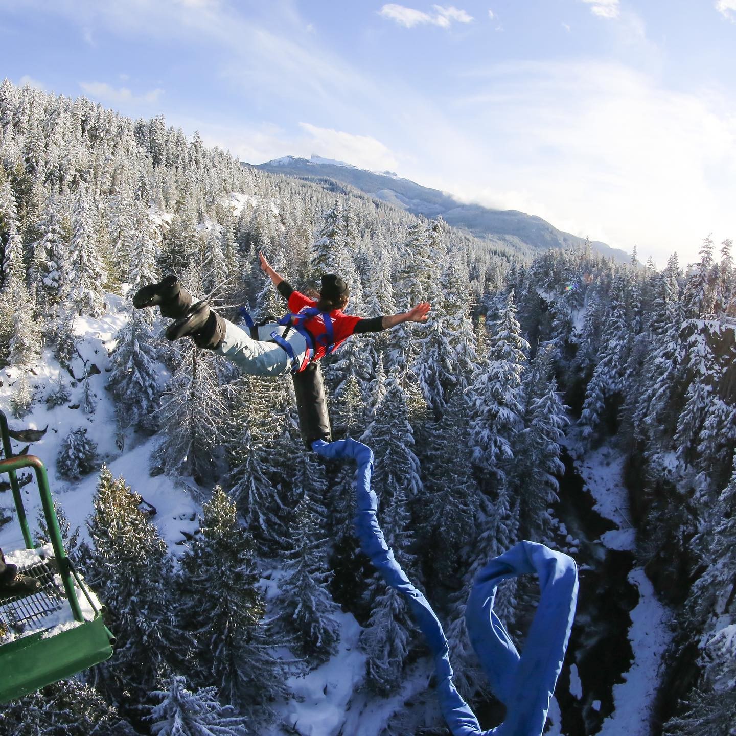 Activities: In addition to skiing and snowboarding, numerous activities such as zip-line tours, hiking trails, and spa services are available.