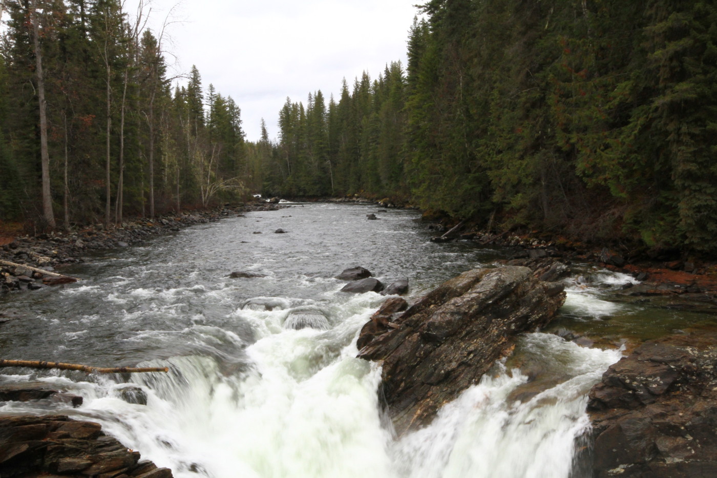 Activities around Helmcken Falls in British Columbia: