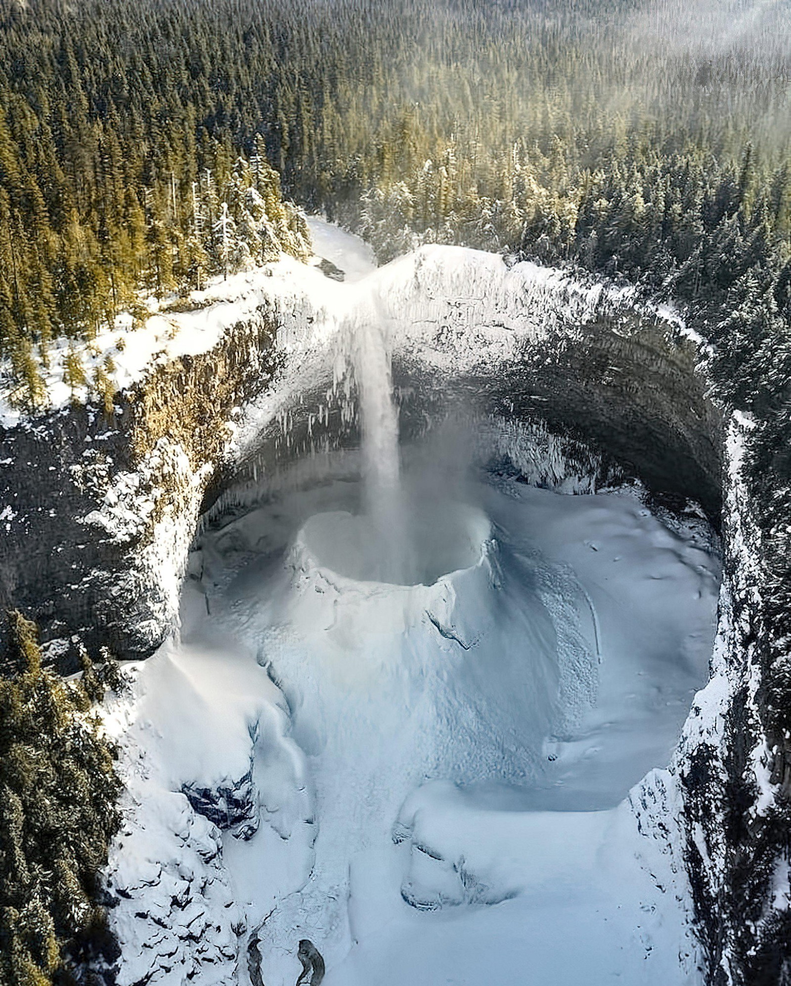 Winter at Helmcken Falls: