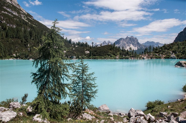 Exploring the Enchanting Beauty of Lago di Sorapis Italy