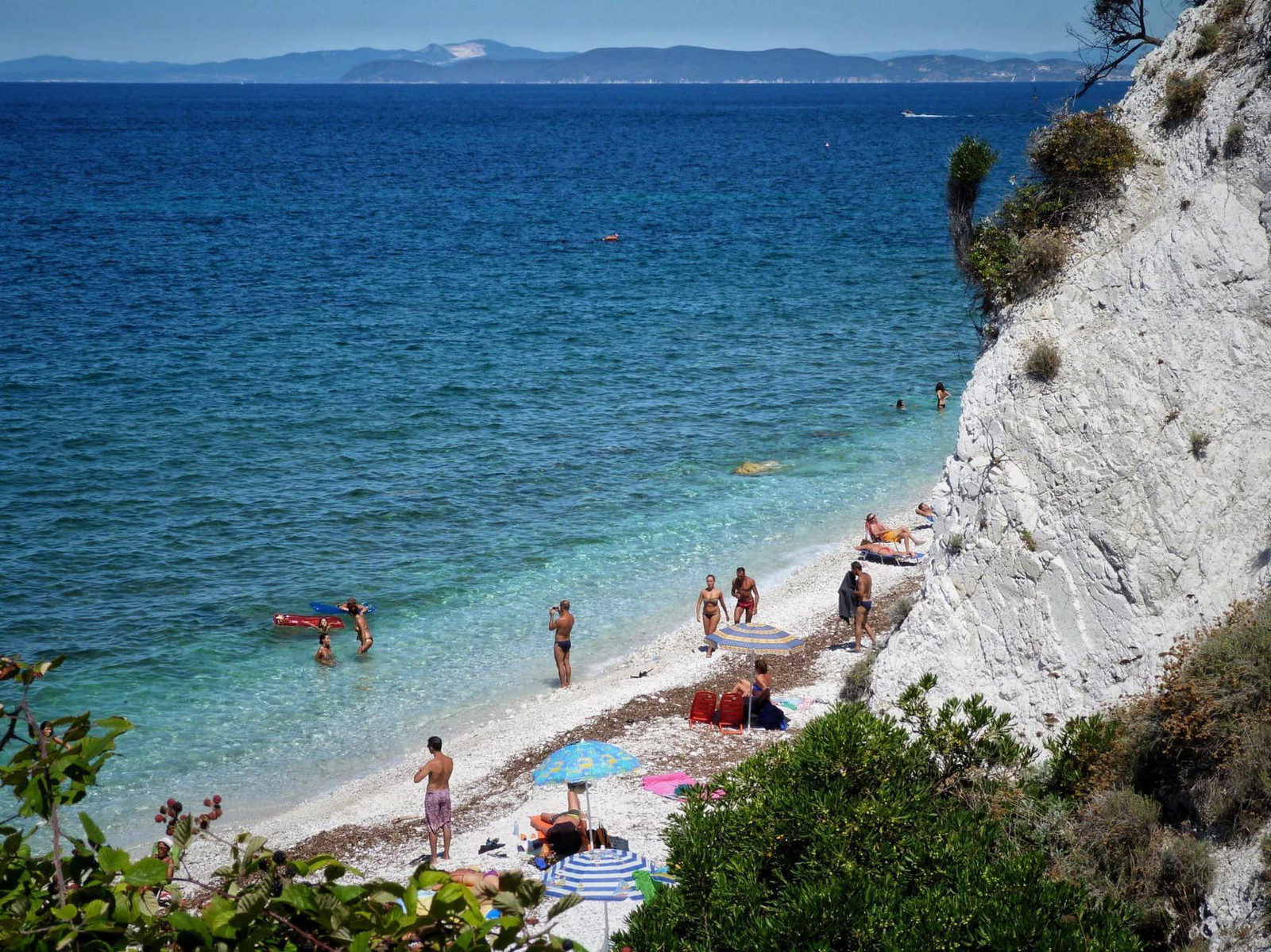 Elba Island, situated off the western coast of Italy as part of Tuscany, is home to the enchanting Spiaggia di Sansone