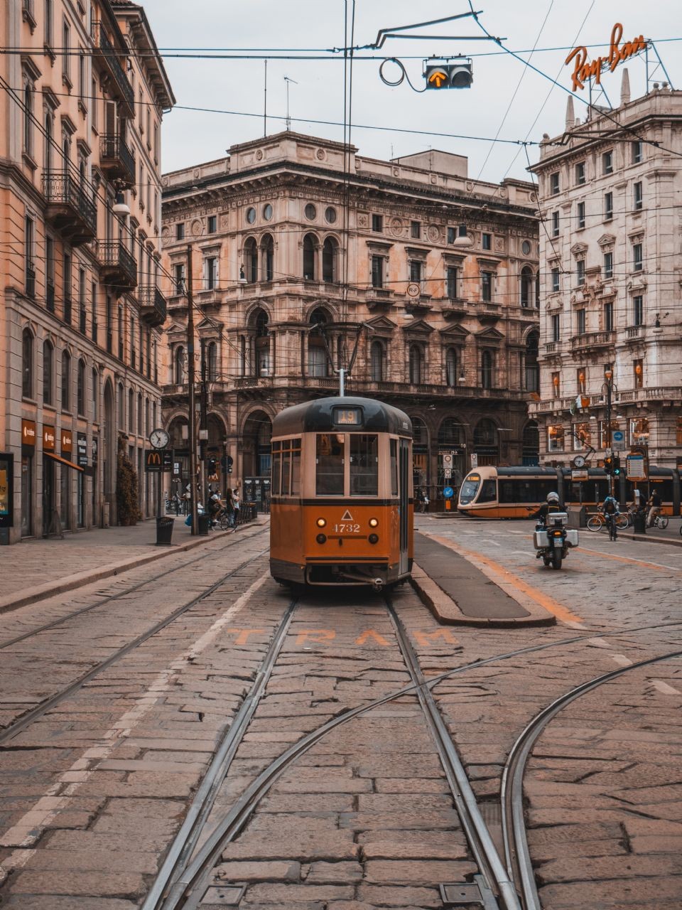 Of all the amazing cities in Italy, Milan stands out as a vibrant and fashionable metropolis that combines a rich history with modern culture.