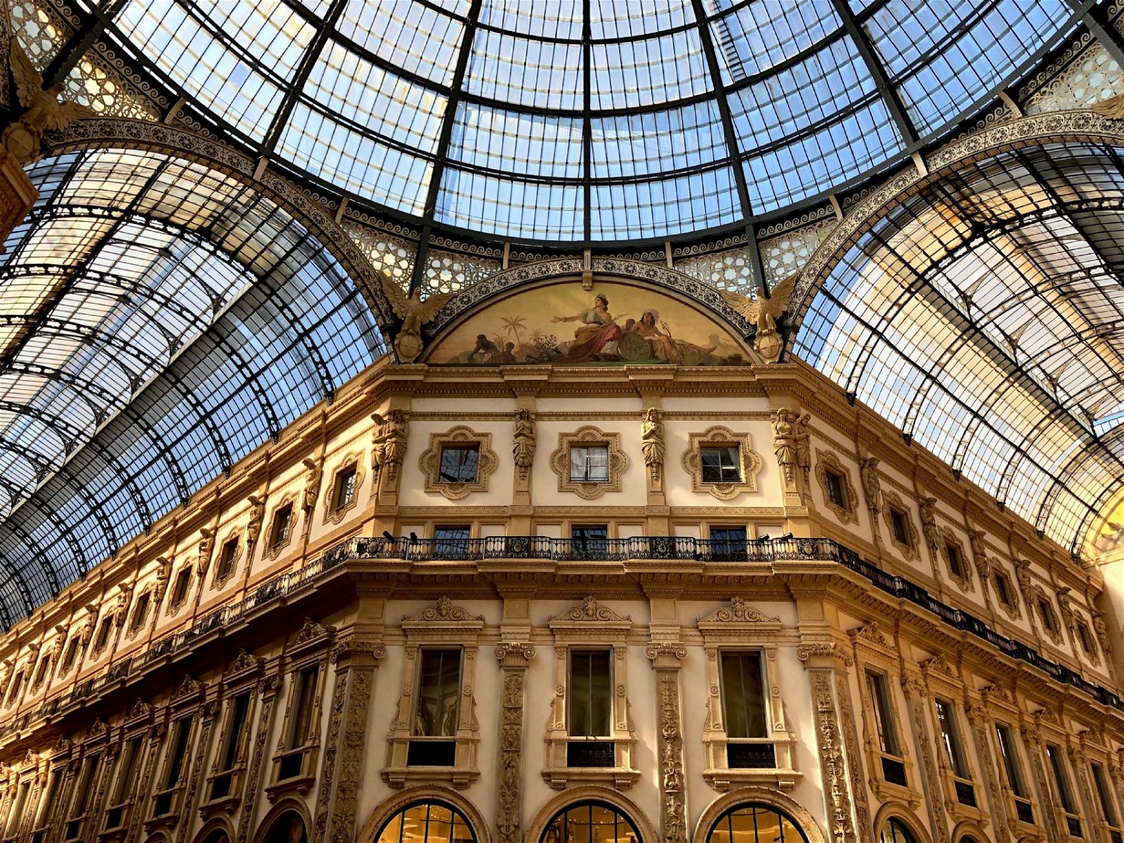 Galleria Vittorio Emanuele II: This elegant shopping arcade is one of the world's oldest and most beautiful shopping centers