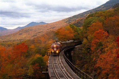 Fall in New Hampshire: Embrace Autumn's Splendor in Vibrant Colors
