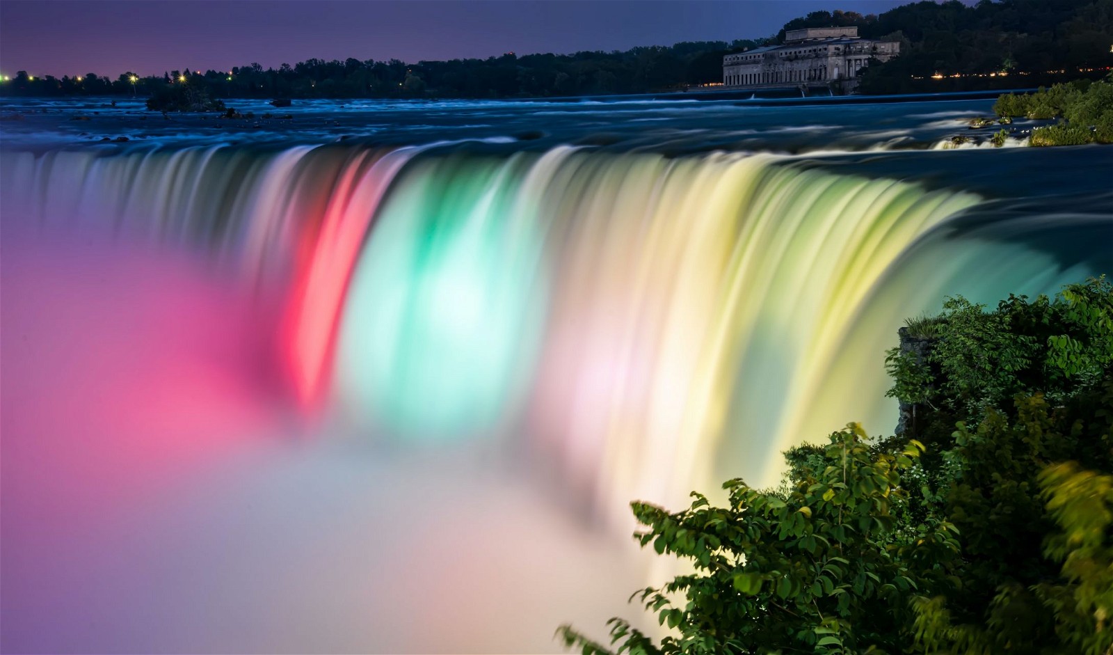 Niagara Falls is a world-famous natural wonder located on the border of Ontario and New York.