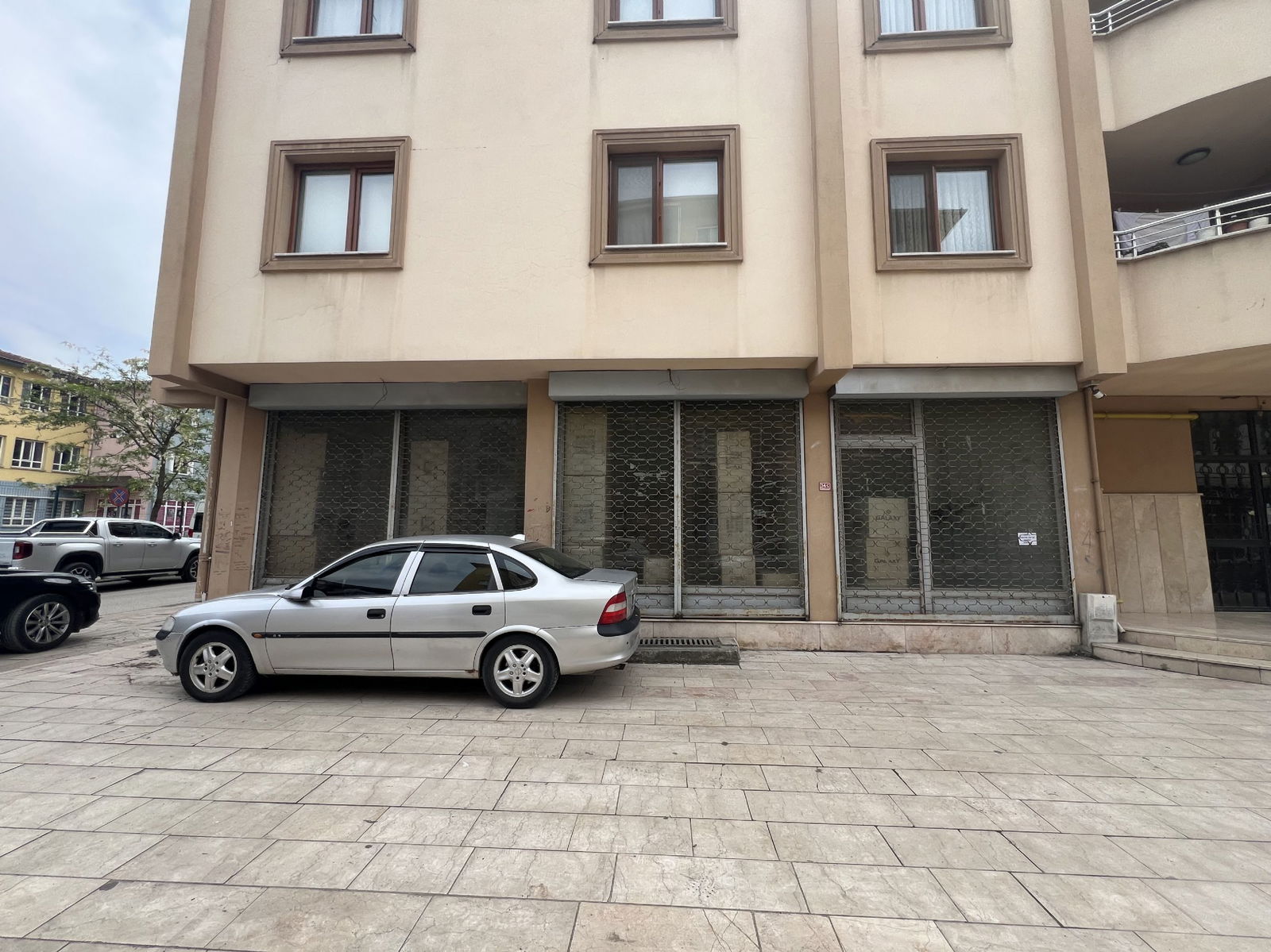 Kiralık Dükkan 140,000 TL