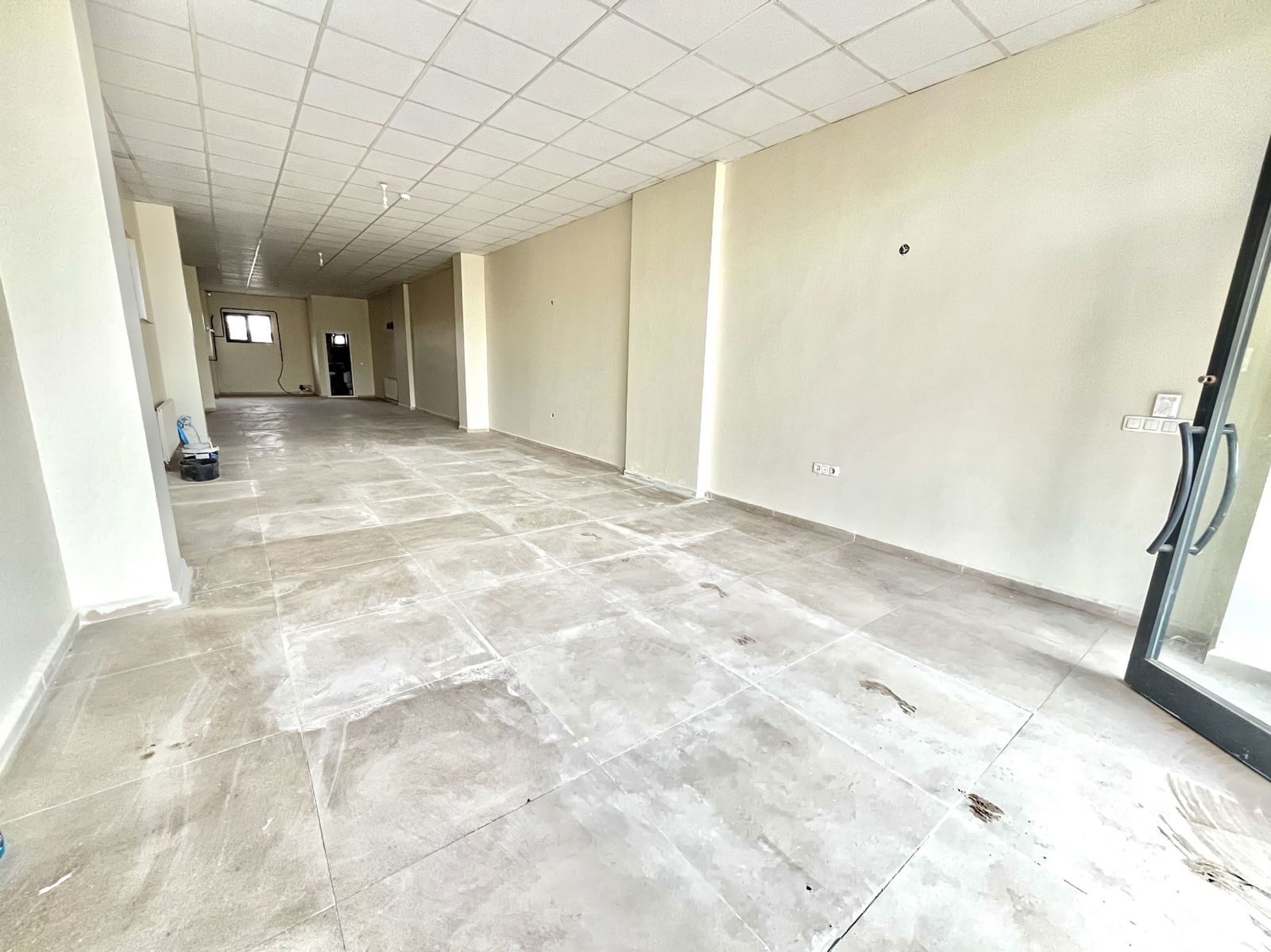 Kiralık Dükkan 35,000 TL