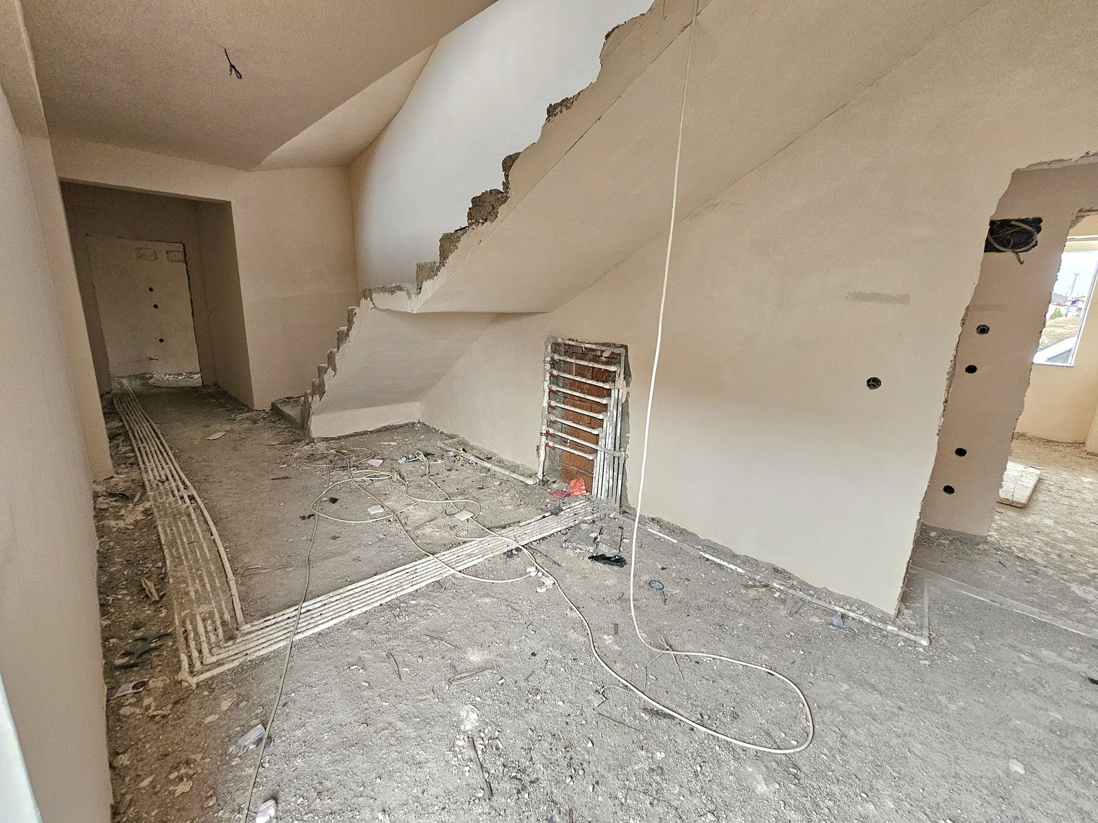 Hak Emlaktan Derelitütüncü Mahallesinde Satılık 3+1 Fırsat Daire