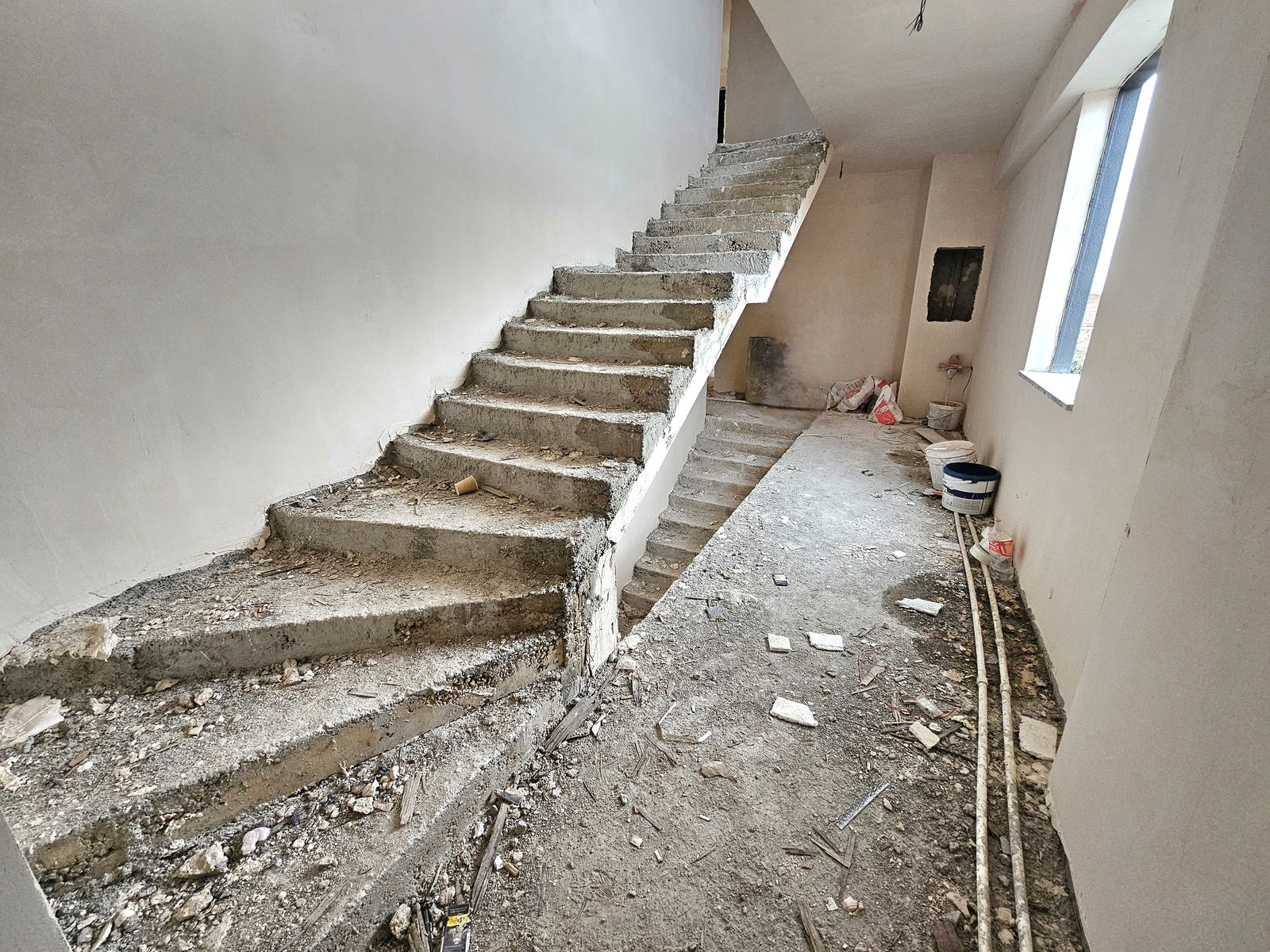 Hak Emlaktan Derelitütüncü Mahallesinde Satılık 3+1 Fırsat Daire