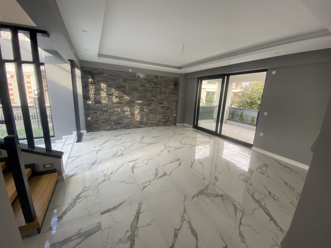 Satılık Villa 4,500,000 TL