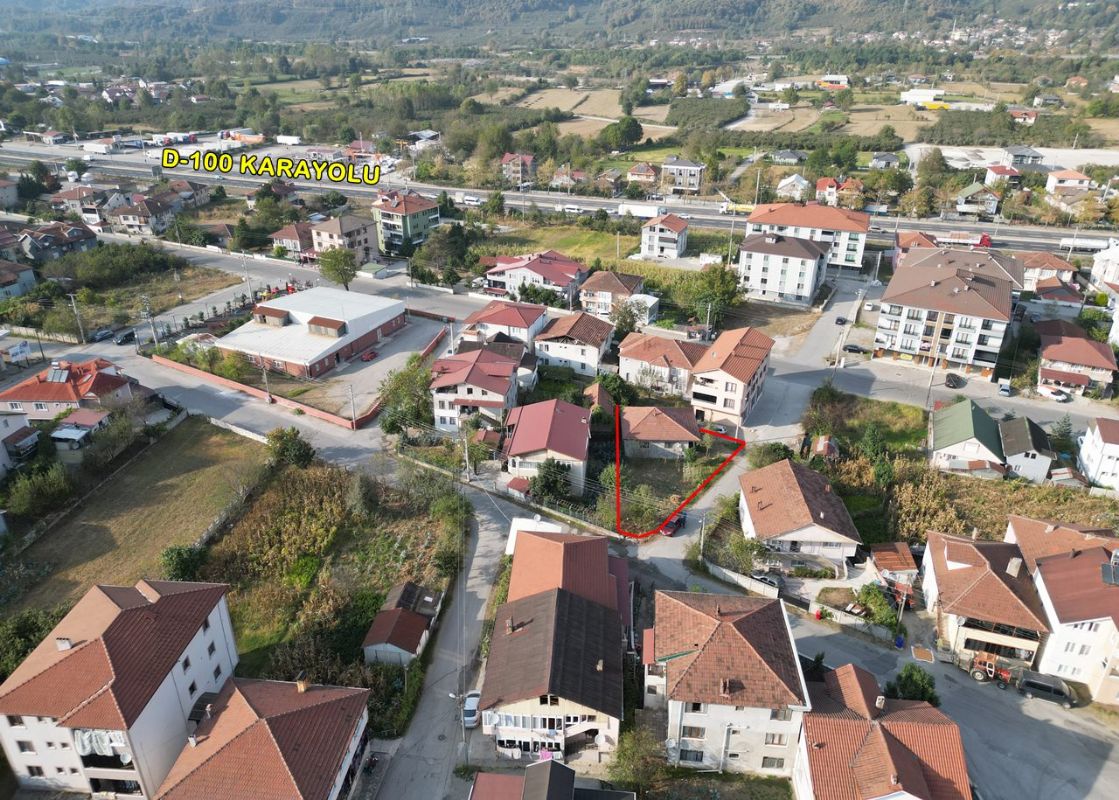  KAYNAŞLI MERKEZ SARIYER MAHALLESİNDE SATILIK MÜSTAKİL EV