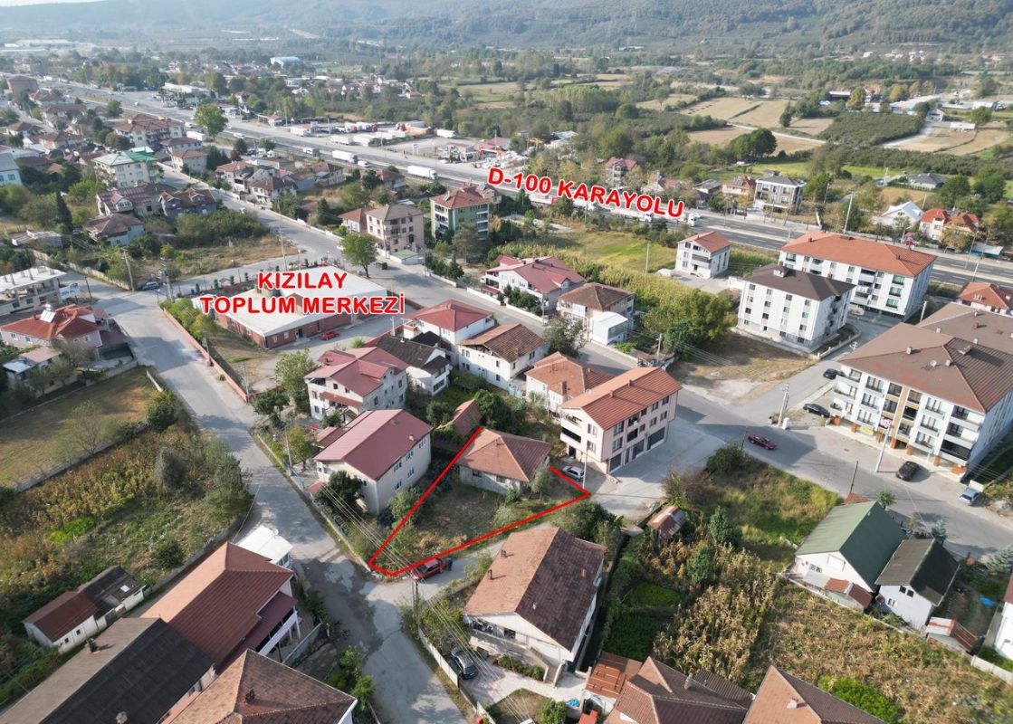  KAYNAŞLI MERKEZ SARIYER MAHALLESİNDE SATILIK MÜSTAKİL EV