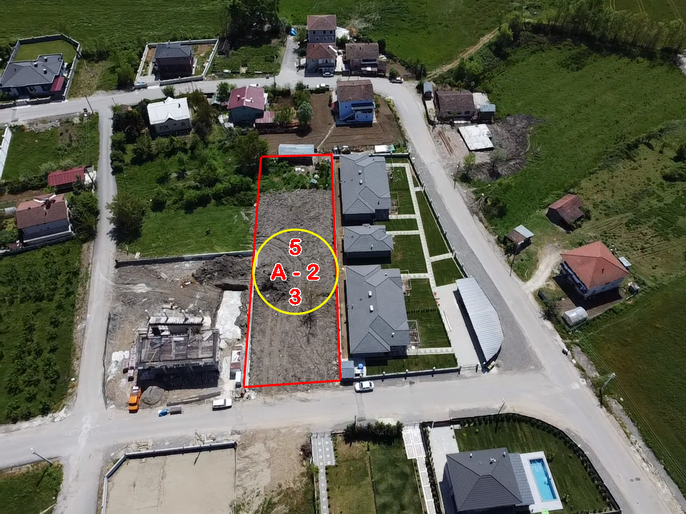  SARAYYERİ MAHALLESİ'NDE 1239 M2 SATILIK ARSA  