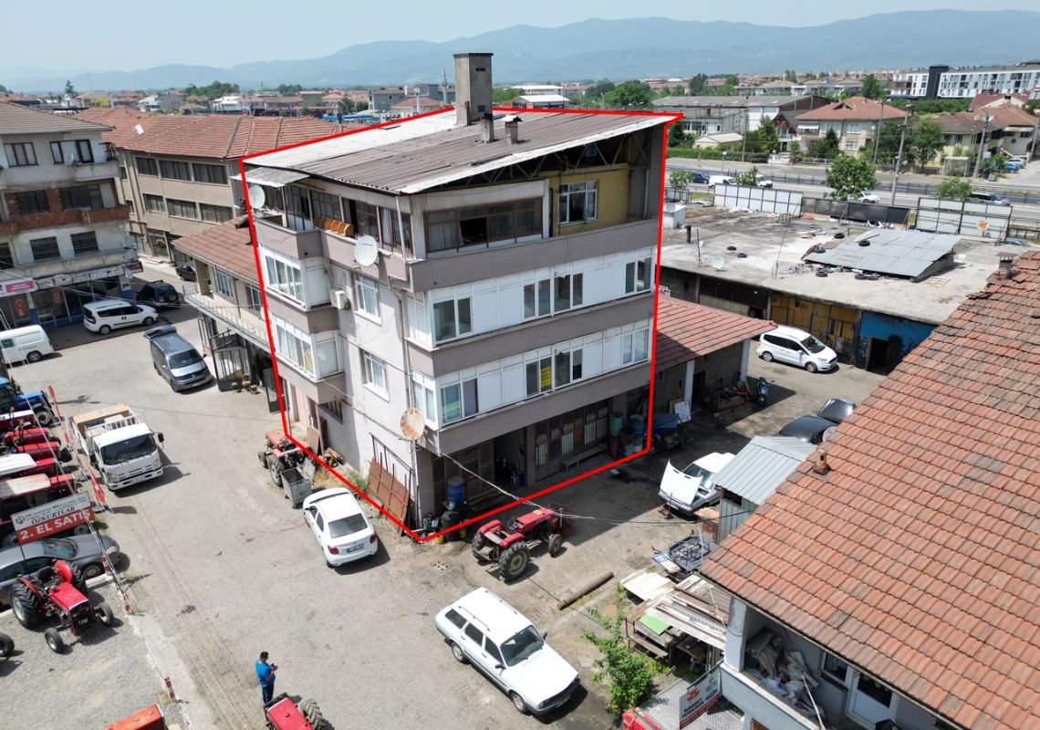 ŞIRALIK'TA 1000 M2 ARSA İÇERİSİNDE 24 ODALI KİRALIK YURT BİNASI