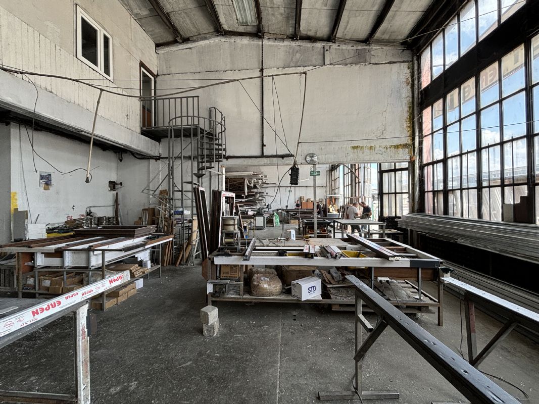 KÜÇÜK SANAYİ SİTESİ'NDE 462 M2 SATILIK DÜKKAN