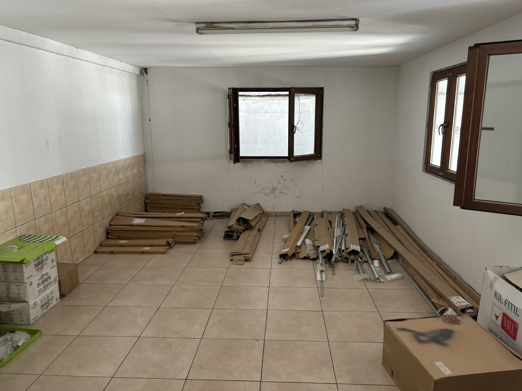 KÜÇÜK SANAYİ SİTESİ'NDE 462 M2 SATILIK DÜKKAN