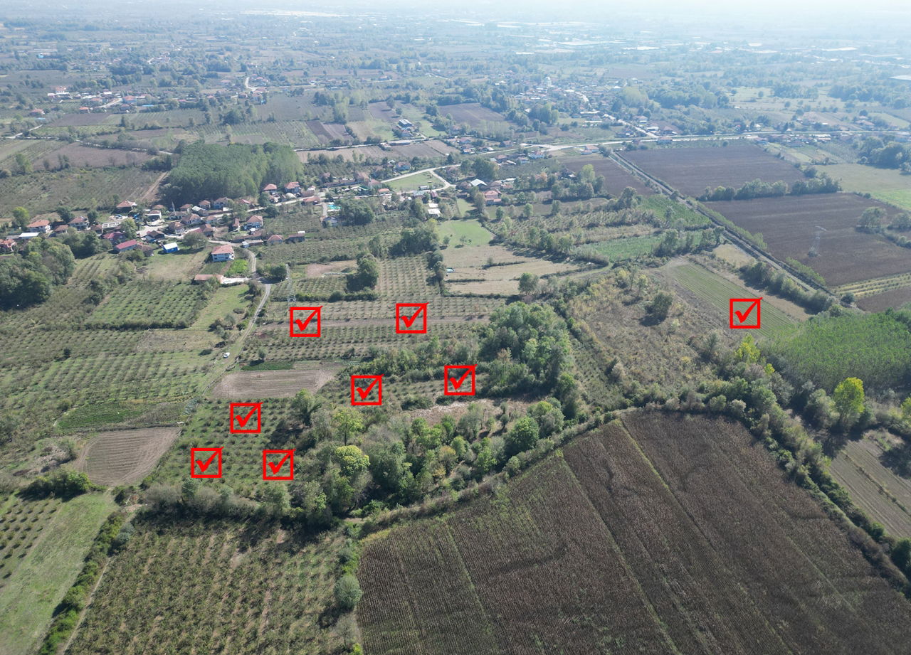 ÇİLİMLİ FİDENİKÜRTLER KÖYÜ'NDE 7965 M2 SATILIK TARIM ARAZİLERİ