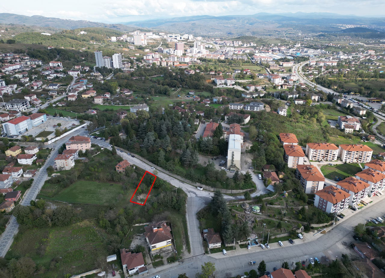 KONURALP MERKEZDE 656 M2 SATILIK ARSA