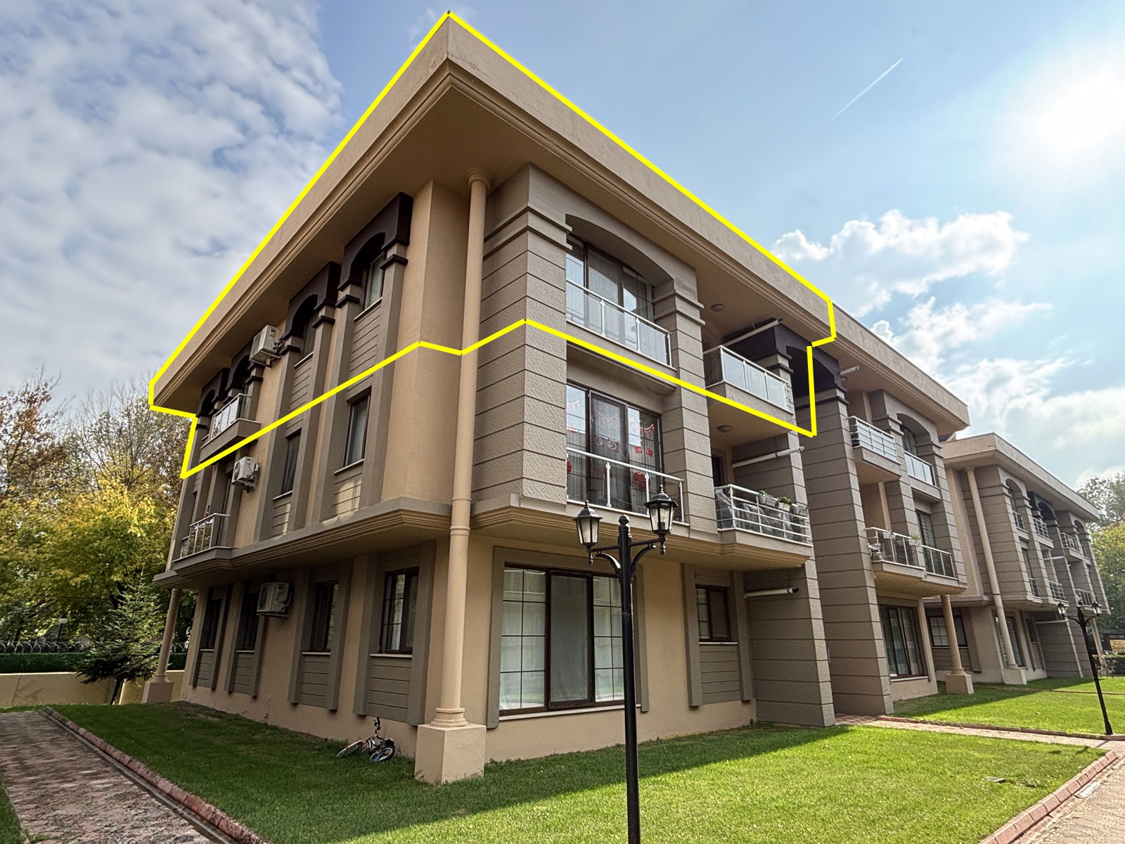 ÇAMLIBELDE KONAKLARI'NDA 4+1 250 M2 SATILIK DUBLEKS DAİRE