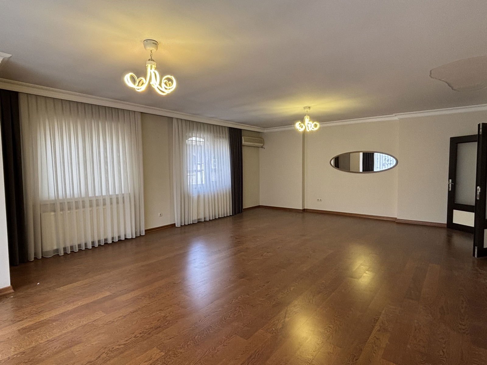 ÇAMLIBELDE KONAKLARI'NDA 4+1 250 M2 SATILIK DUBLEKS DAİRE