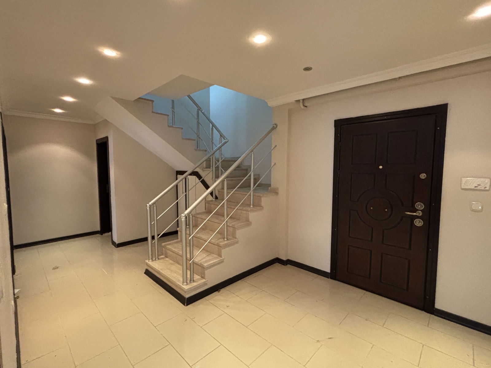 ÇAMLIBELDE KONAKLARI'NDA 4+1 250 M2 SATILIK DUBLEKS DAİRE