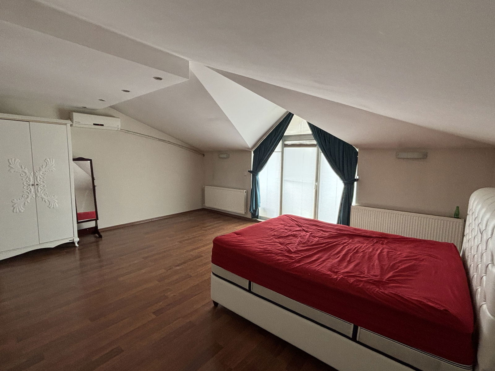 ÇAMLIBELDE KONAKLARI'NDA 4+1 250 M2 SATILIK DUBLEKS DAİRE