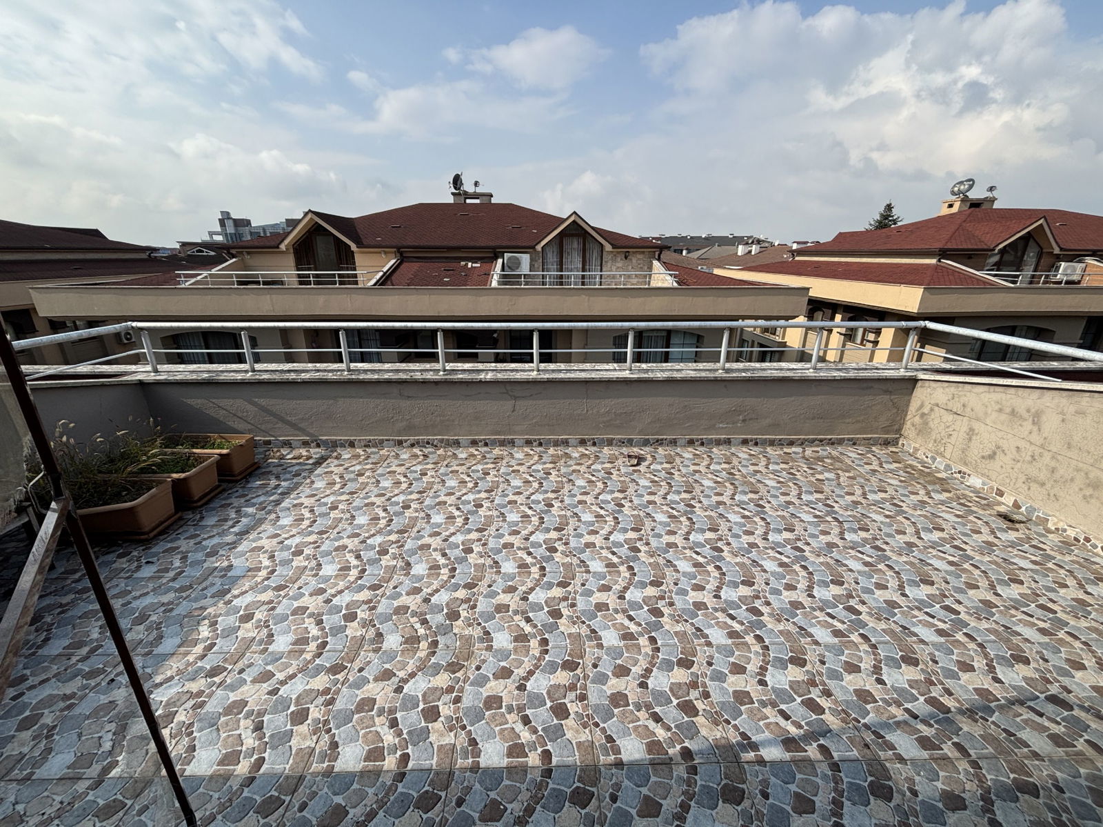 ÇAMLIBELDE KONAKLARI'NDA 4+1 250 M2 SATILIK DUBLEKS DAİRE