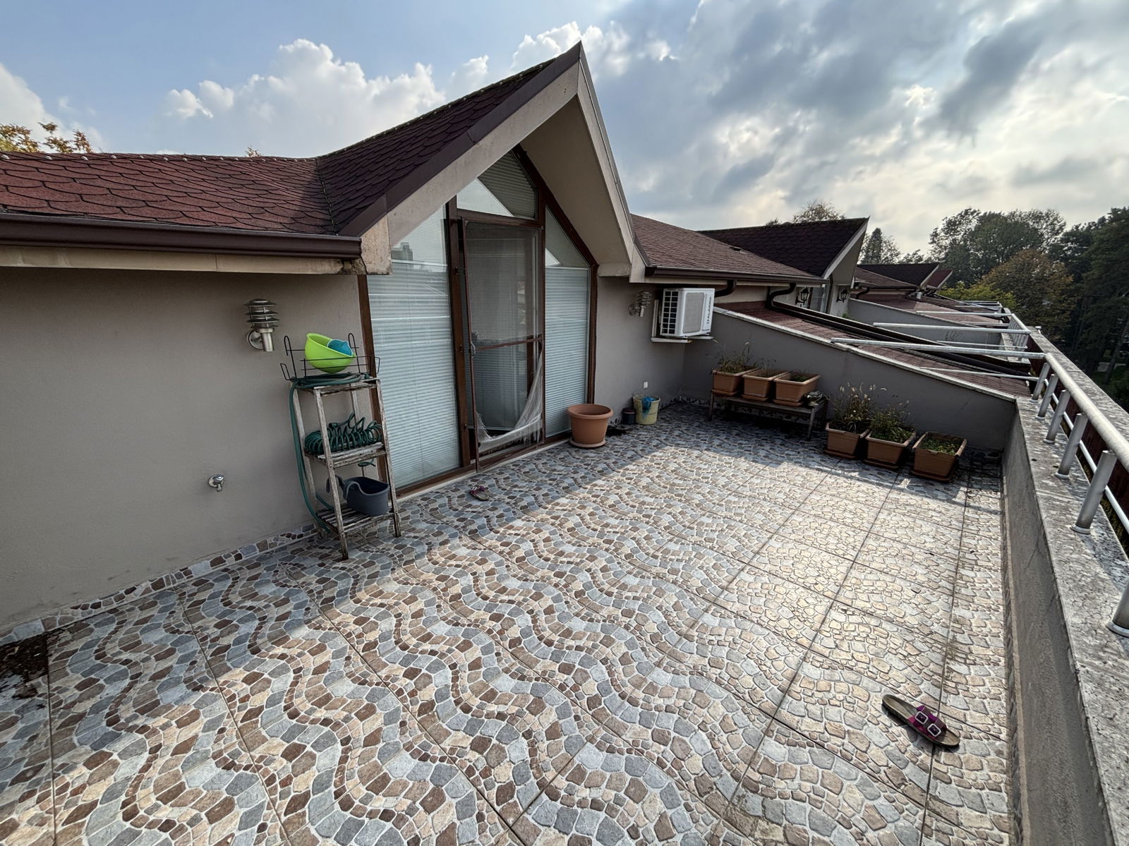 ÇAMLIBELDE KONAKLARI'NDA 4+1 250 M2 SATILIK DUBLEKS DAİRE