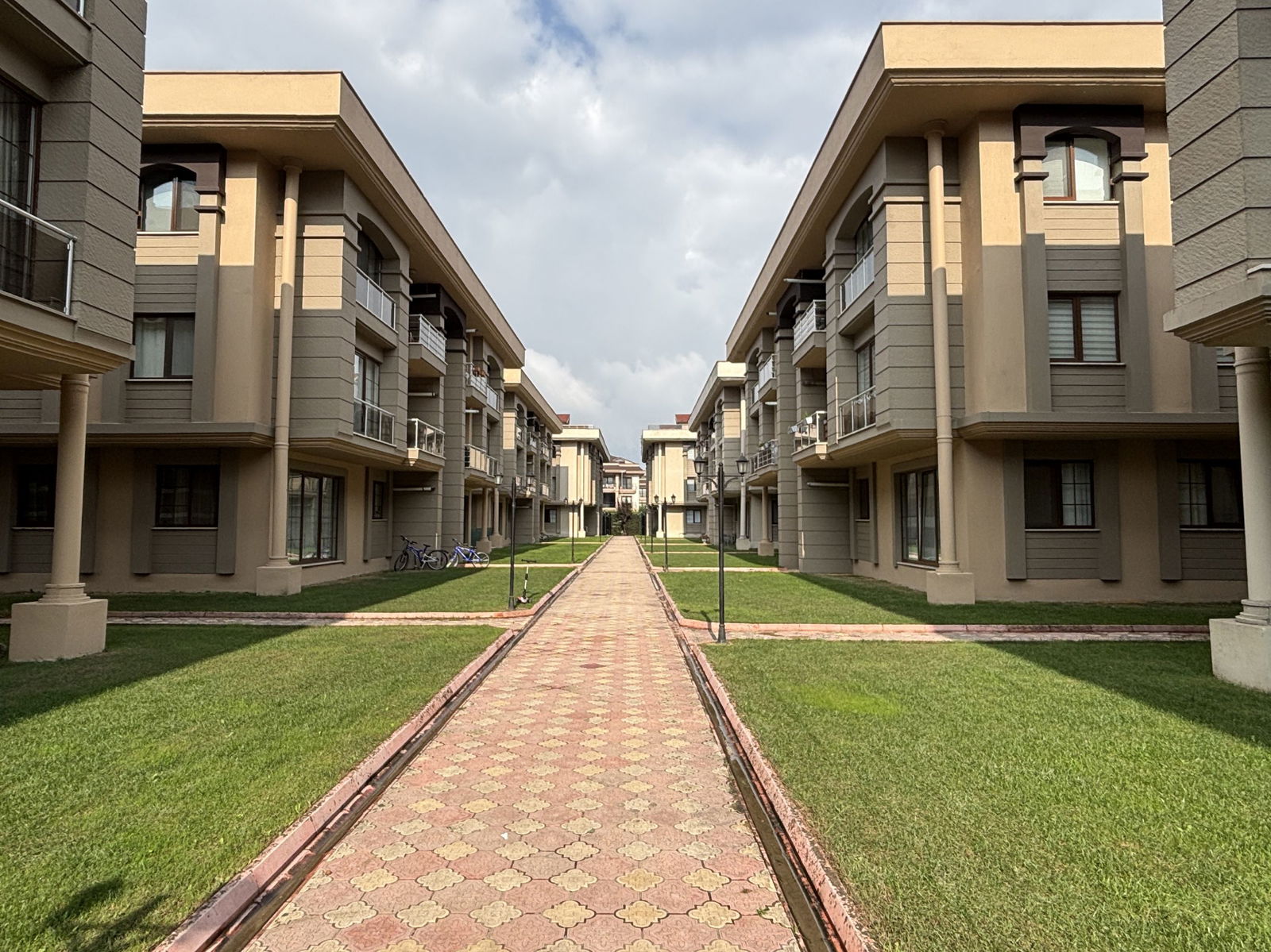 ÇAMLIBELDE KONAKLARI'NDA 4+1 250 M2 SATILIK DUBLEKS DAİRE