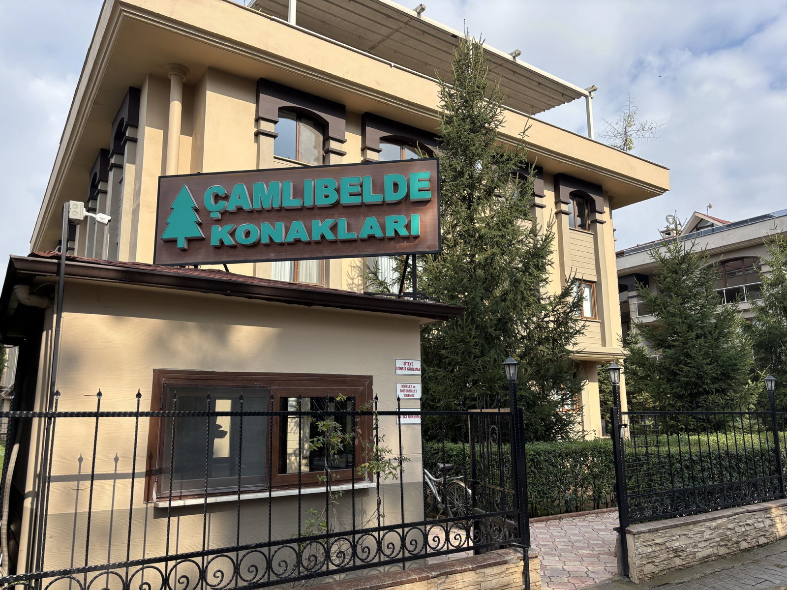 ÇAMLIBELDE KONAKLARI'NDA 4+1 250 M2 SATILIK DUBLEKS DAİRE