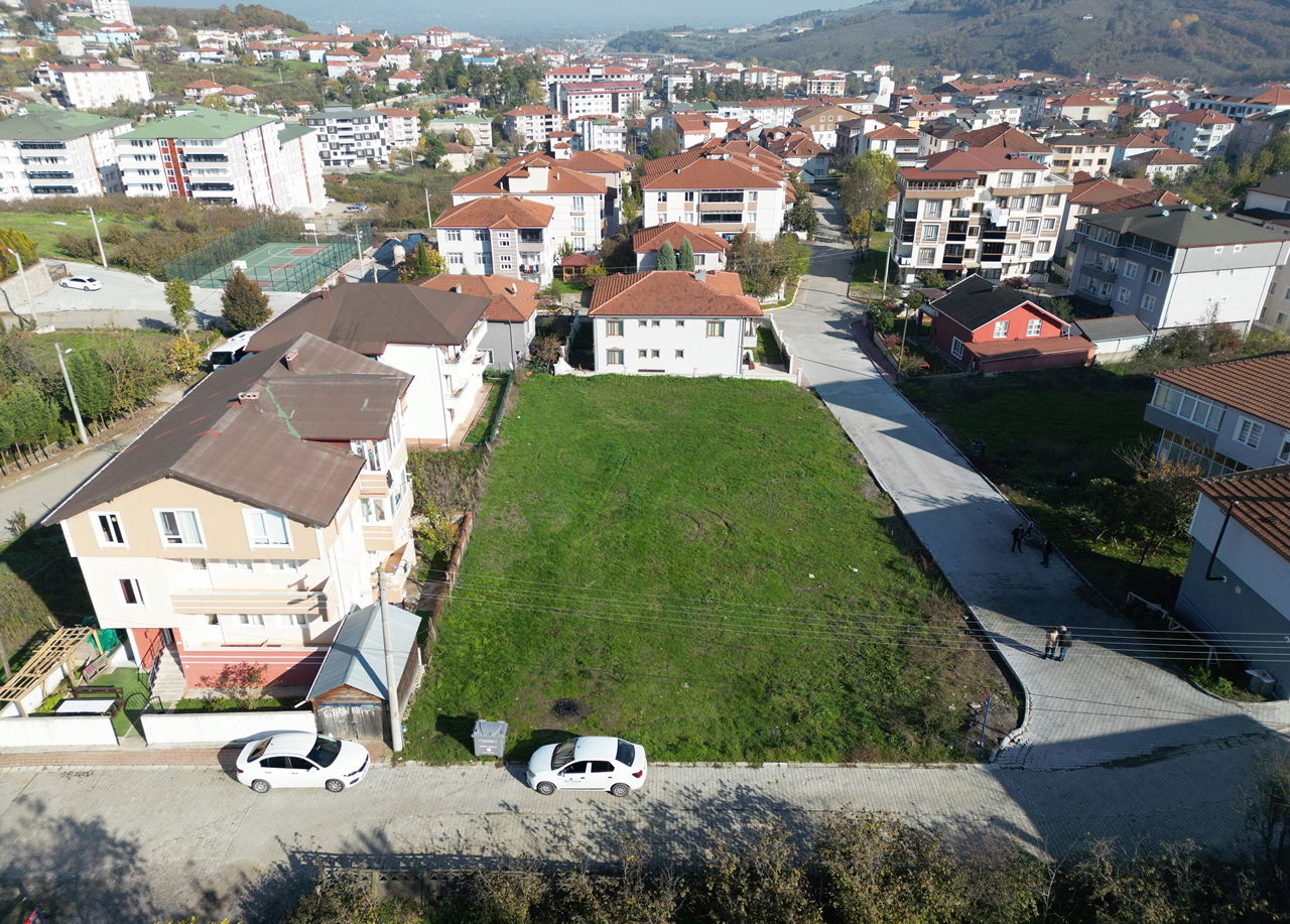 GÜMÜŞOVA YENİ MAHALLE'DE 410 M2 VE 463 M2 SATILIK PARSELLER