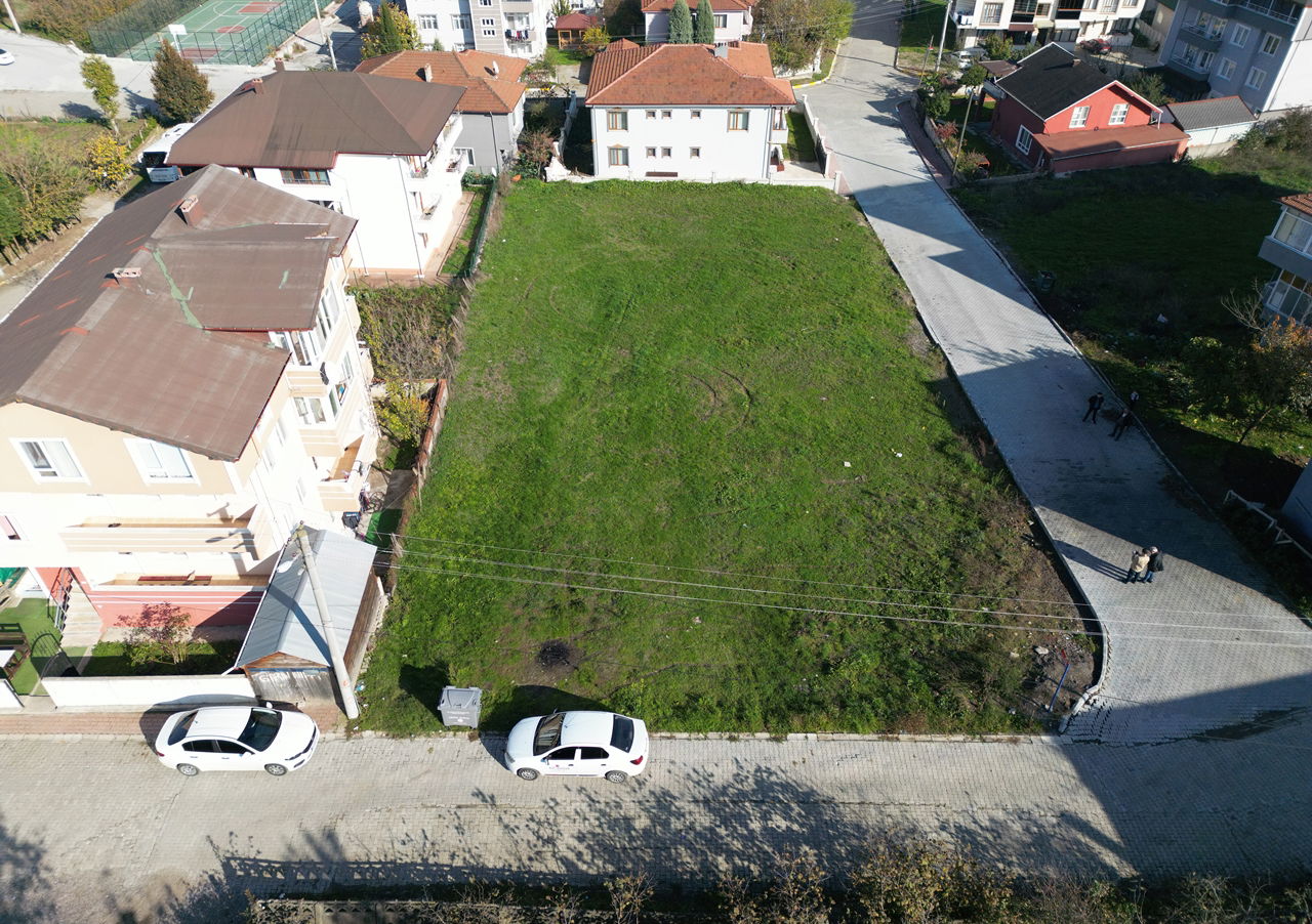 GÜMÜŞOVA YENİ MAHALLE'DE 410 M2 VE 463 M2 SATILIK PARSELLER