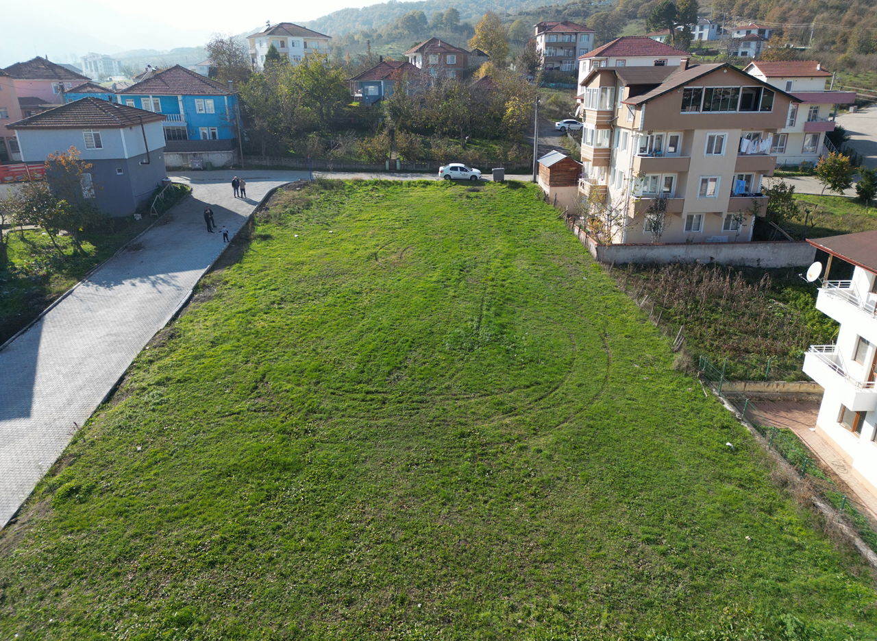 GÜMÜŞOVA YENİ MAHALLE'DE 410 M2 VE 463 M2 SATILIK PARSELLER