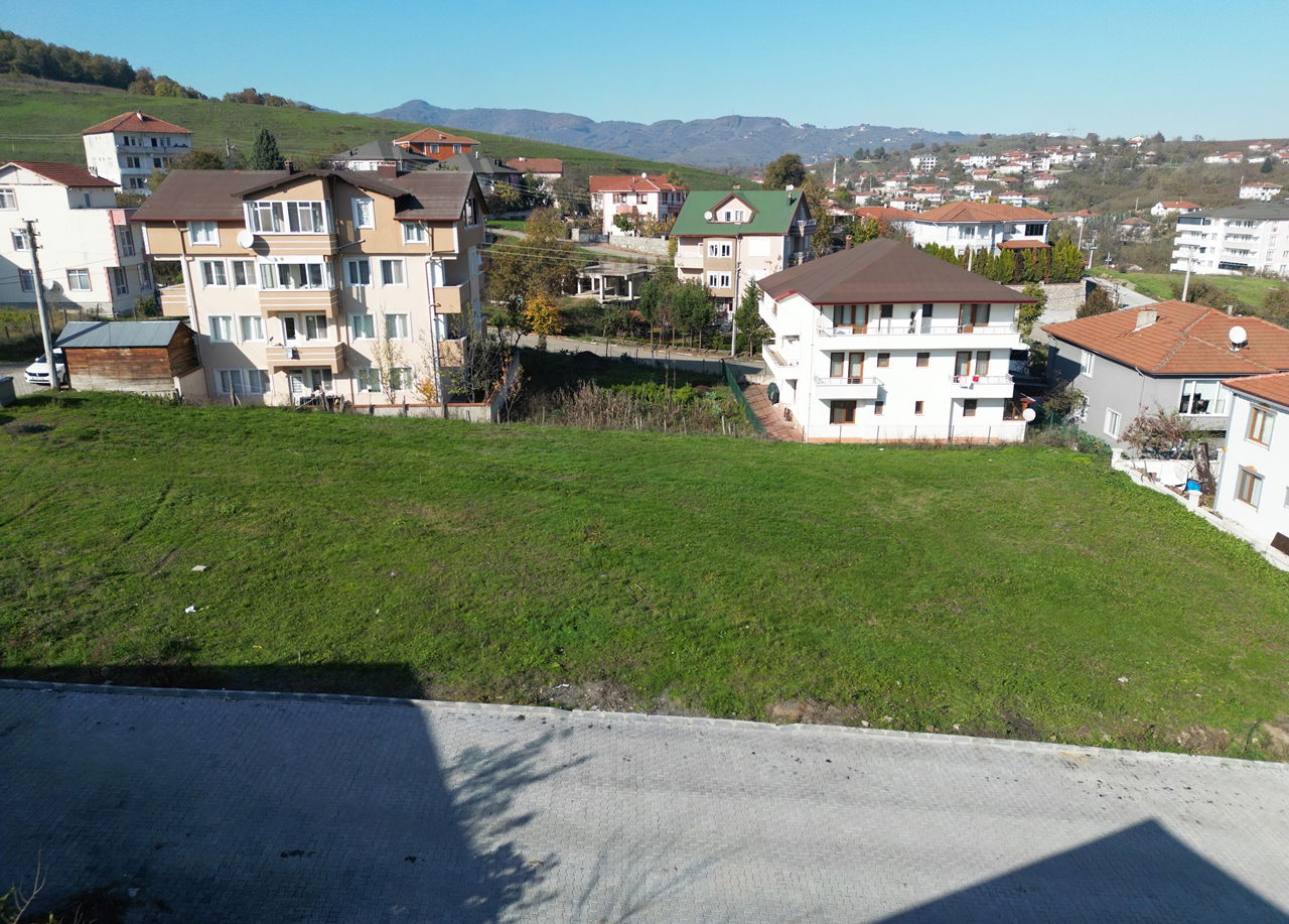 GÜMÜŞOVA YENİ MAHALLE'DE 410 M2 VE 463 M2 SATILIK PARSELLER