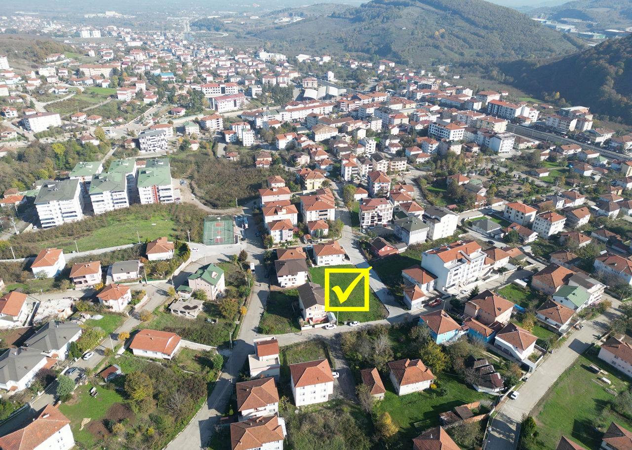 GÜMÜŞOVA YENİ MAHALLE'DE 410 M2 VE 463 M2 SATILIK PARSELLER