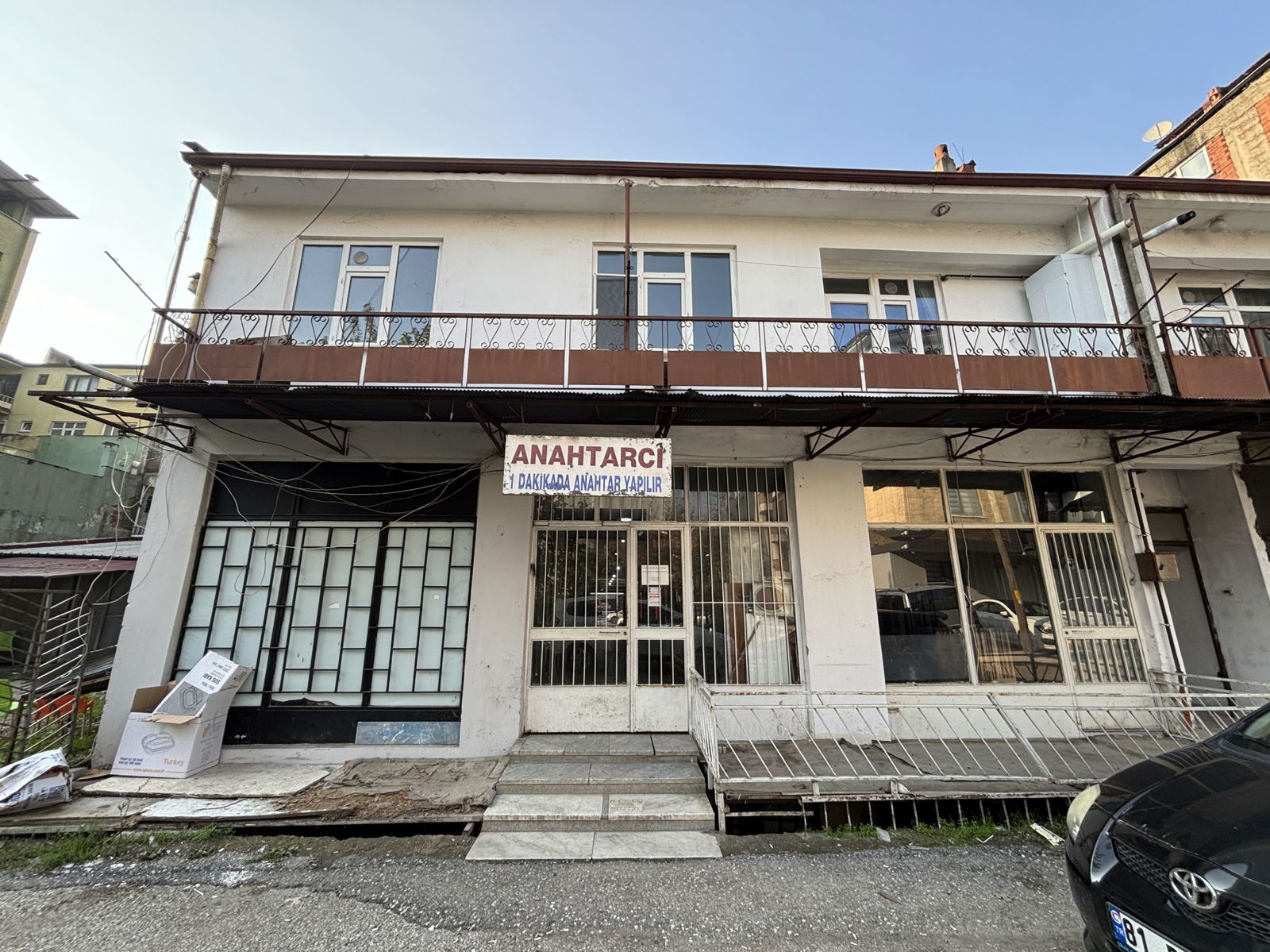 KONURALP ÜNİVERSİTE YERLEŞKESİNDE 194 M2 SATILIK DÜKKAN