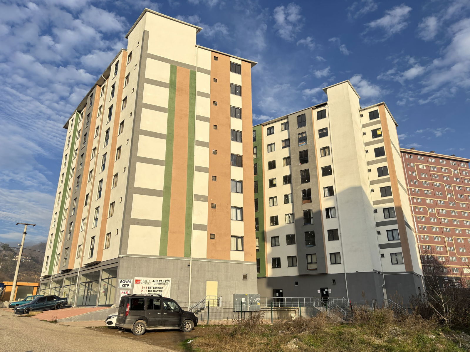 HAMİDİYE MAHALLESİ'NDE 2+1 100 M2 SATILIK ARA KAT DAİRE