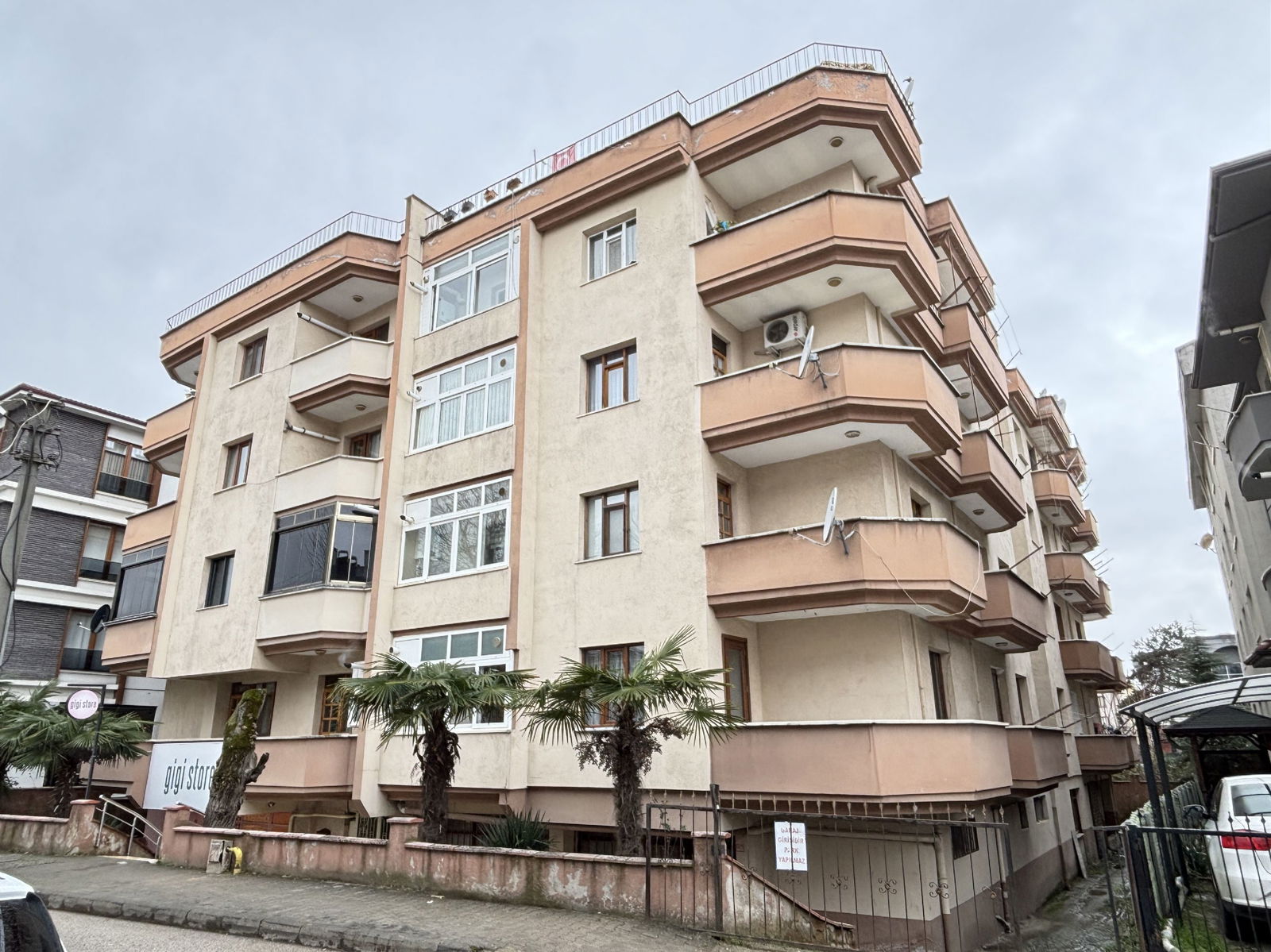 TORUNAY SİTESİ'NDE 3+1 150 M2 SATILIK ARA KAT DAİRE