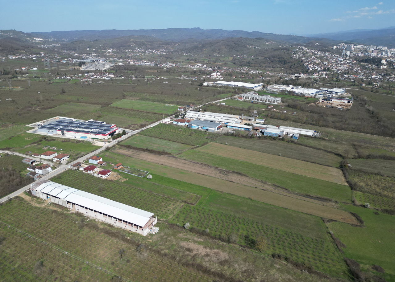 AYNALI KÖYÜ'NDE 8648 M2 SATILIK ARSA 