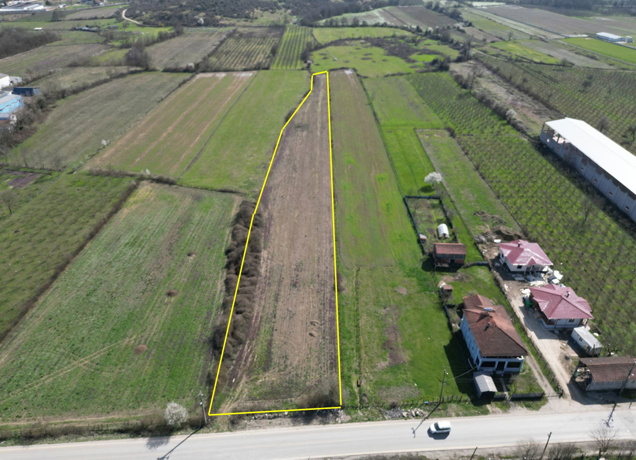 AYNALI KÖYÜ'NDE 8648 M2 SATILIK ARSA 