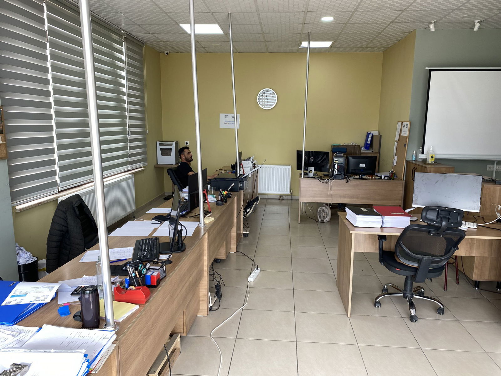 KONURALP ÜNİVERSİTE YERLEŞKESİNDE 194 M2 SATILIK DÜKKAN