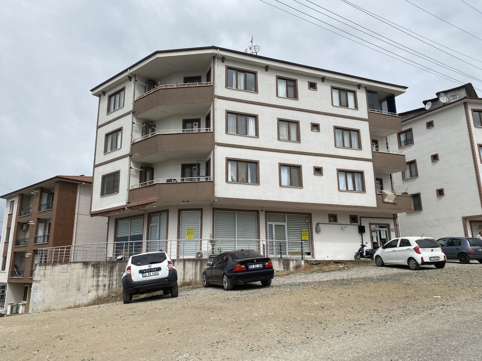 KONURALP ÜNİVERSİTE YERLEŞKESİNDE 194 M2 SATILIK DÜKKAN